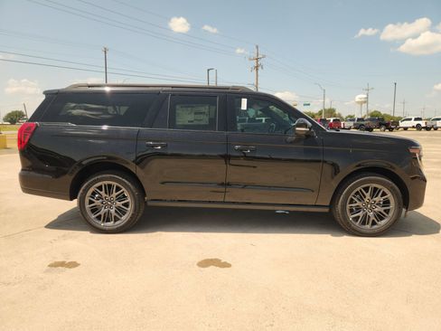 New 2027 Ford Expedition Max Platinum w/ Stealth Appearance Package AWD/4WD image 7