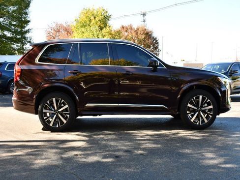 New 2026 Volvo XC90 B5 Core w/ Protection Package Premier image 8