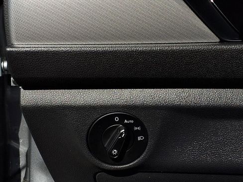 Used 2020 Volkswagen Jetta SE w/ SE Cold Weather Package image 13