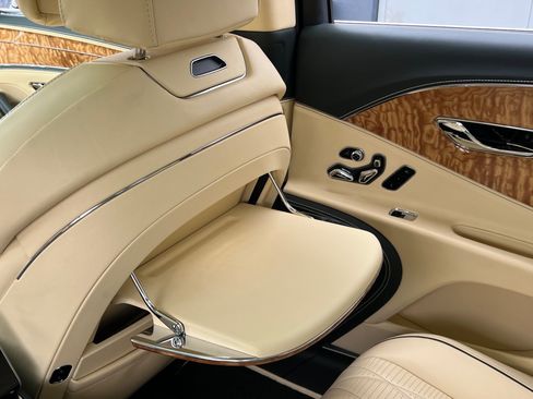 Used 2022 Bentley Flying Spur V8 image 20