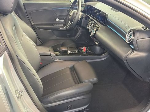 Used 2023 Mercedes-Benz CLA 250 4MATIC image 10