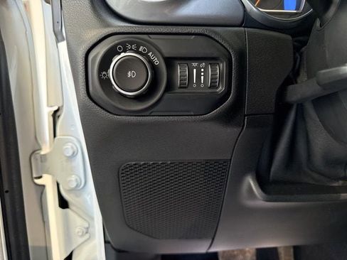 Used 2021 Jeep Wrangler Unlimited Sahara AWD/4WD image 27