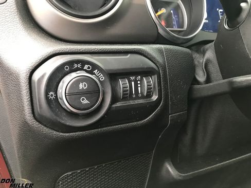 Certified 2021 Jeep Gladiator Sport image 17