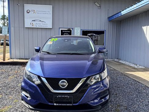 Used 2020 Nissan Rogue Sport S image 2