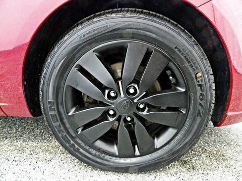 Used 2013 Kia Forte EX image 20