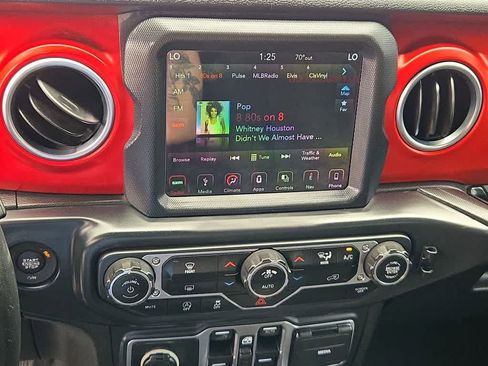 Used 2018 Jeep Wrangler Unlimited Rubicon AWD/4WD image 28