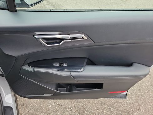 Certified 2023 Kia Sportage SX image 10