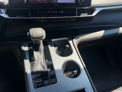 Used 2021 Toyota Sienna XSE image 22