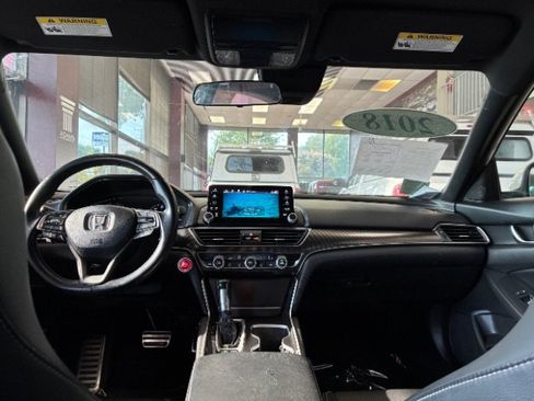 Used 2018 Honda Accord Sport image 27