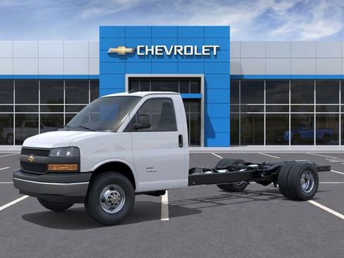 New 2026 Chevrolet Express 3500 w/ Power Convenience Package RWD image 2