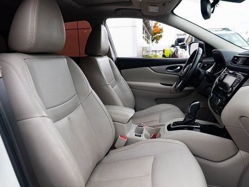 Used 2020 Nissan Rogue Sport SL w/ Premium Package FWD image 25