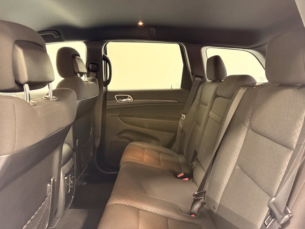 Used 2020 Jeep Grand Cherokee Laredo AWD/4WD image 22