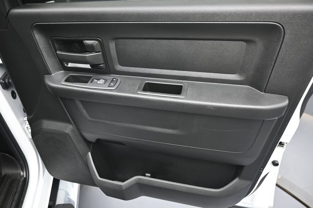 Used 2022 RAM 3500 Tradesman w/ Chrome Appearance Group AWD/4WD image 34