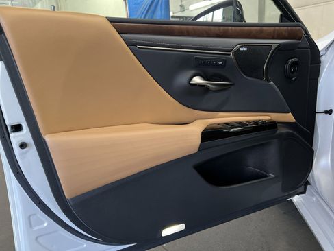 Used 2022 Lexus ES 350 Ultra Luxury image 14