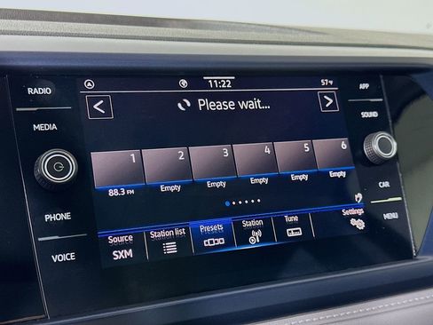 Used 2024 Volkswagen Taos SE w/ Panoramic Sunroof Package image 30