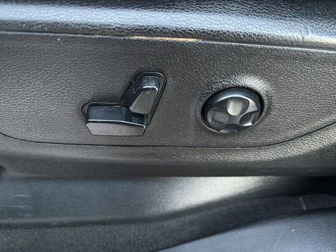 Used 2019 RAM 1500 Big Horn image 13