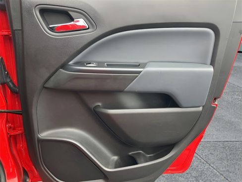 Used 2018 Chevrolet Colorado Z71 image 40