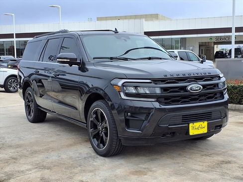 Used 2022 Ford Expedition Max Limited image 6