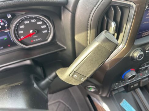 Used 2019 Chevrolet Silverado 1500 High Country w/ Technology Package image 21