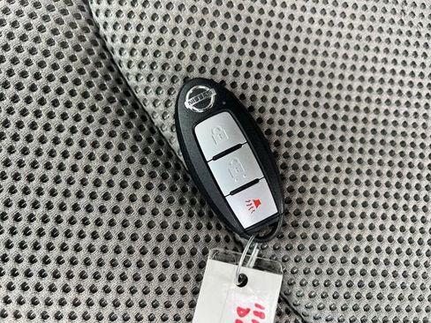 Used 2021 Nissan Frontier SV w/ SV Utility Package image 25