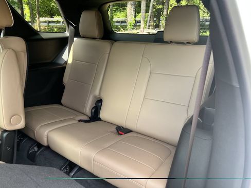 Used 2022 Chevrolet Traverse Premier AWD/4WD image 19