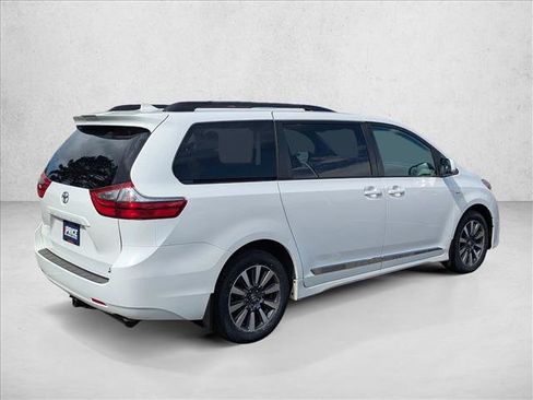 Used 2020 Toyota Sienna LE w/ Protection Package AWD/4WD image 5