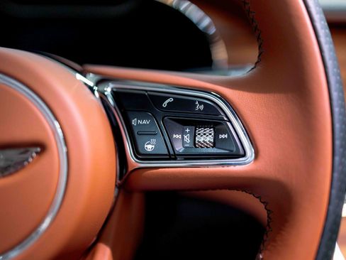 Used 2022 Bentley Continental GT V8 image 73