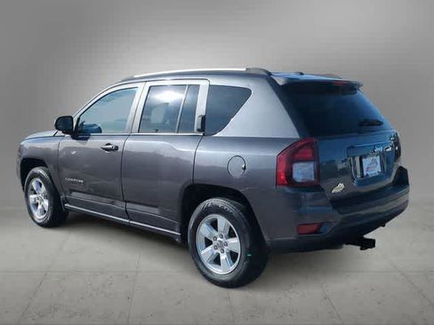 Used 2017 Jeep Compass Latitude image 6