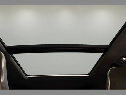 Used 2021 Volvo XC40 T5 R-Design w/ Advanced Package AWD/4WD image 15