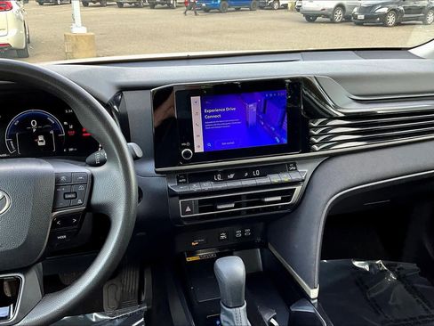 Certified 2025 Toyota Camry LE FWD image 6