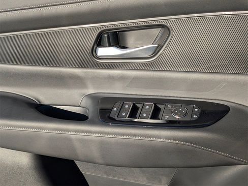 Certified 2025 Nissan Murano SV image 24