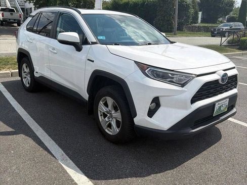Used 2020 Toyota RAV4 XLE w/ Convenience Package AWD/4WD image 1