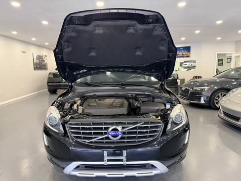 Used 2017 Volvo XC60 T6 Dynamic w/ Preferred Option Package AWD/4WD image 38