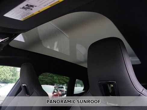 Used 2024 BMW iX xDrive50 w/ Premium Package image 4