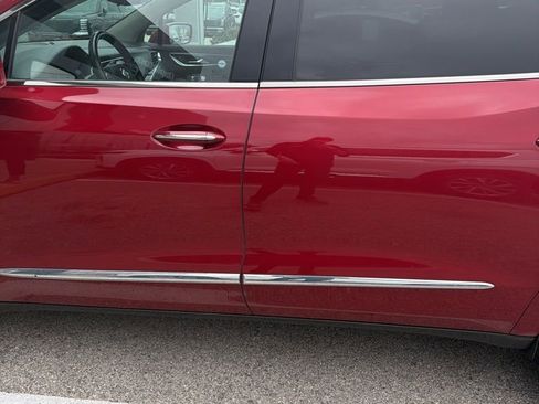 Used 2019 Buick Enclave Essence image 9