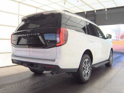 Used 2025 Ford Expedition Active image 2