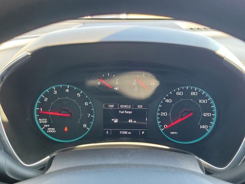 Used 2019 Chevrolet Equinox LS FWD image 24