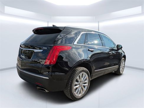 Used 2019 Cadillac XT5 Premium Luxury image 3