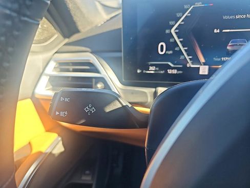 Used 2025 BMW 330i Sedan w/ M Sport Package image 20