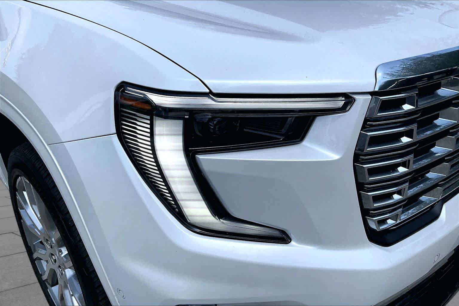 Used 2025 GMC Acadia Denali w/ Super Cruise Package FWD image 28