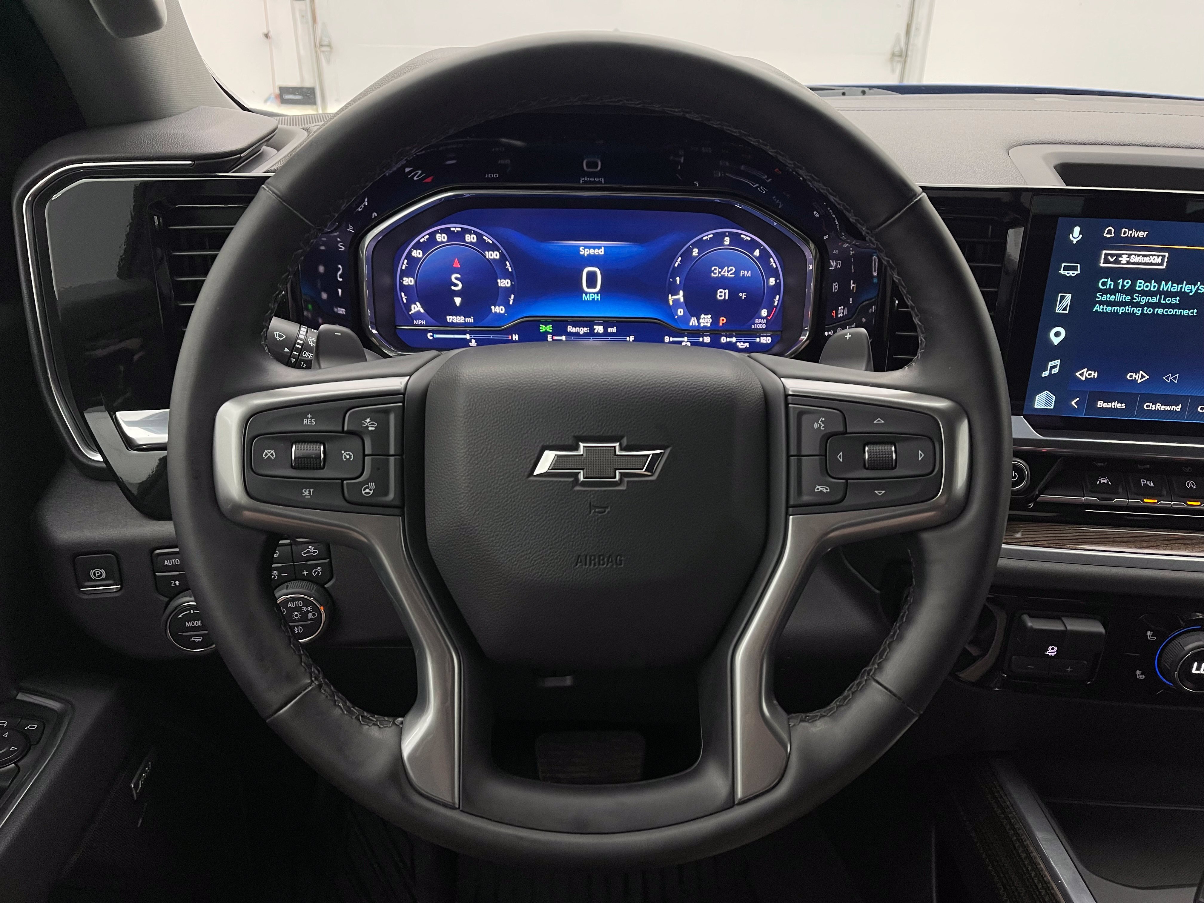 Used 2025 Chevrolet Silverado 1500 RST AWD/4WD image 18