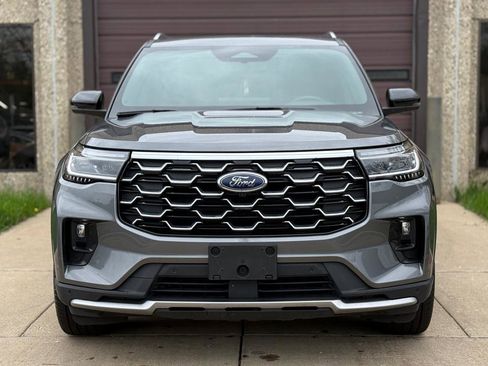Used 2025 Ford Explorer Platinum w/ LUX Leather Package image 2