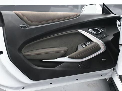 Used 2022 Chevrolet Camaro ZL1 RWD image 17