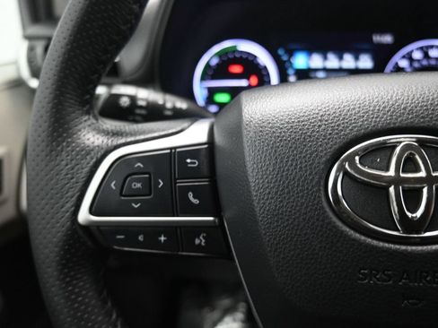 Used 2021 Toyota Sienna Limited FWD image 23