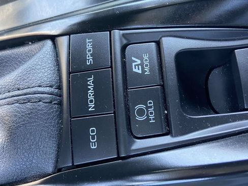 Used 2025 Toyota Camry LE FWD image 23