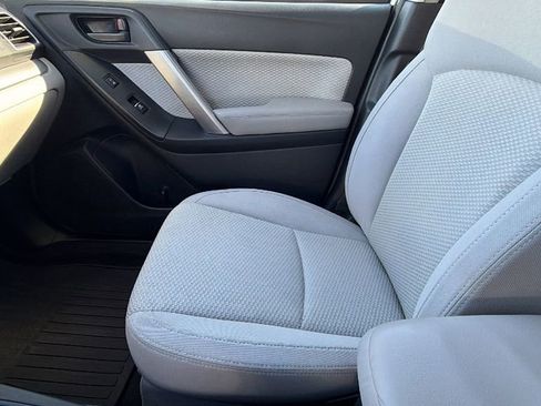 Used 2017 Subaru Forester 2.5i Premium image 22