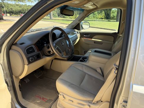 Used 2013 GMC Yukon XL SLT w/ Texas Edition image 9