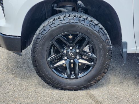 Used 2024 Chevrolet Silverado 1500 LT Trail Boss w/ Protection Package AWD/4WD image 10