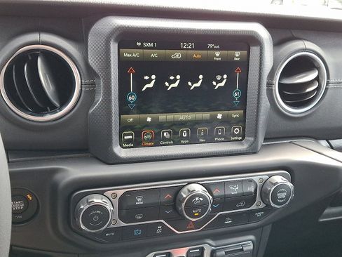 Used 2023 Jeep Wrangler Unlimited Sahara image 15