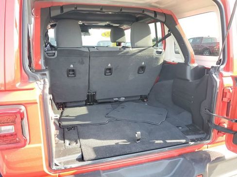 Used 2024 Jeep Wrangler Unlimited Sahara AWD/4WD image 29